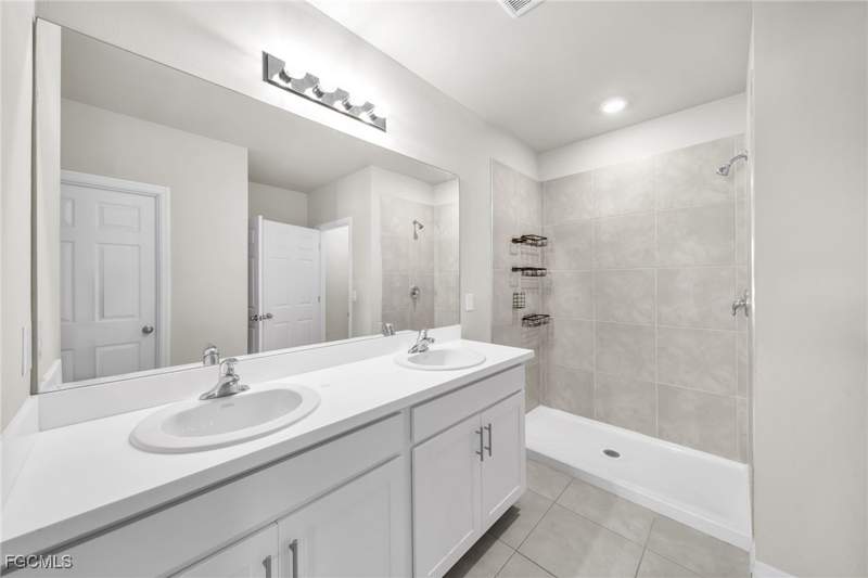 4 bedroom SingleFamilyResidence at 1905 NW 23rd St, Cape Coral, Cape Coral — photo 5