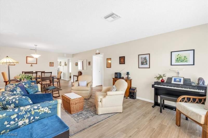 2 bedroom Condominium at 1376 S Brandywine Cir 4, Brandywine, Fort Myers — photo 4
