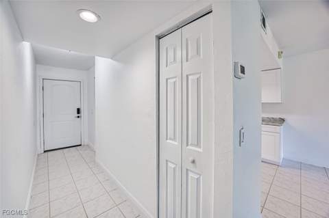10022 Oxfordshire Ln 105, Fort Myers FL - photo 9 of 37