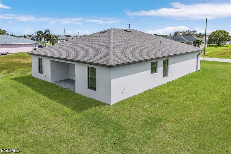 3 bedroom SingleFamilyResidence at 521 NW 23rd St, Cape Coral, Cape Coral — photo 3