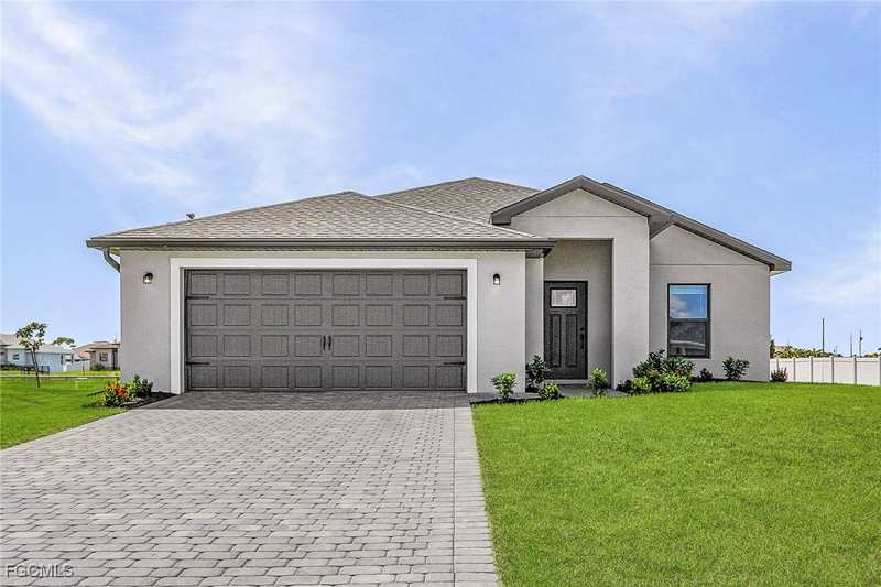 3 bedroom SingleFamilyResidence at 305 NW 21st St, Cape Coral, Cape Coral — photo 1