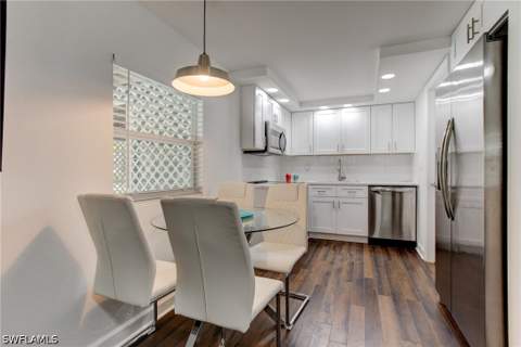 126 Andre Mar Dr, Fort Myers Beach FL - photo 10 of 35