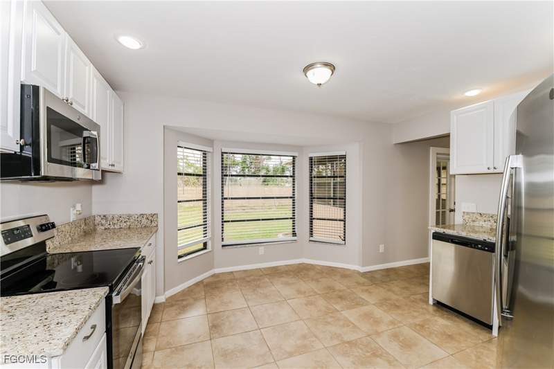 3 bedroom SingleFamilyResidence at 1005 SW 22nd TER, CAPE CORAL, Cape Coral — photo 4