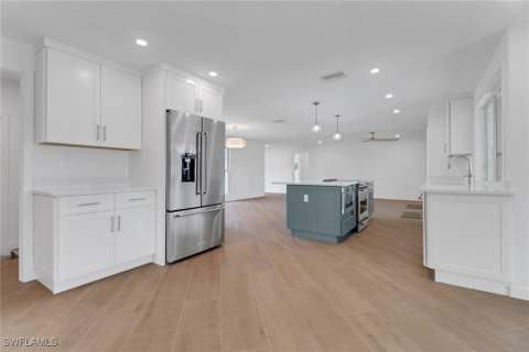 2105 Sheepshead Dr, Naples FL - photo 9 of 29