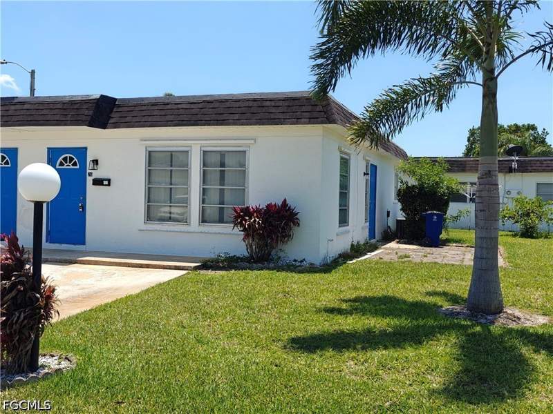 2 bedroom Attached at 26 Temple Ct, Orange Grove Park, Lehigh Acres — photo 2