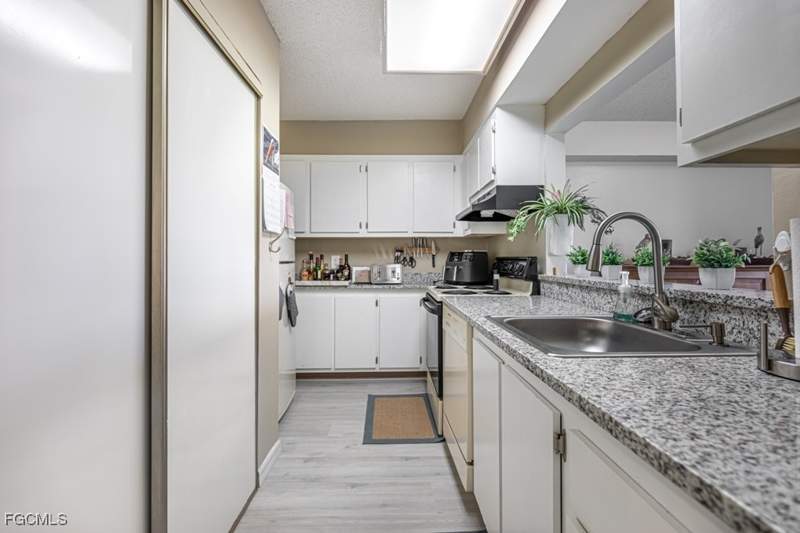 1 bedroom Condominium at 7410 Lake Breeze Dr 208, Seven Lakes, Fort Myers — photo 3