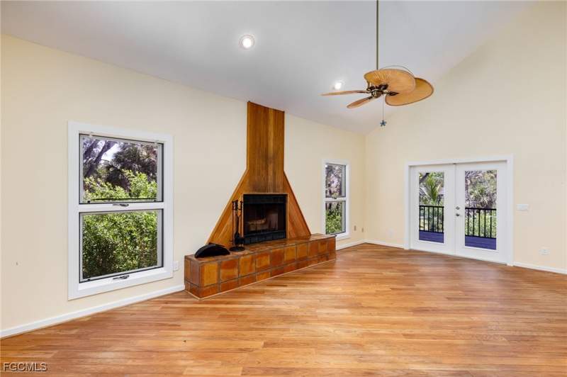 2 bedroom SingleFamilyResidence at 1345 Junonia St, Bayshore Village, Sanibel — photo 5