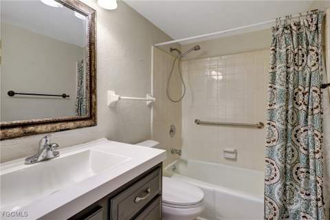 4906 Victoria Dr 209, Cape Coral FL - photo 15 of 39