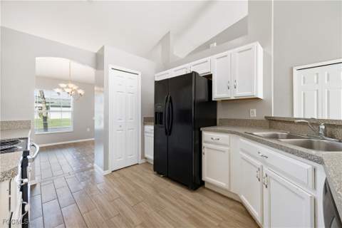 2720 Soaring Hawk Dr, Fort Myers FL - photo 14 of 48