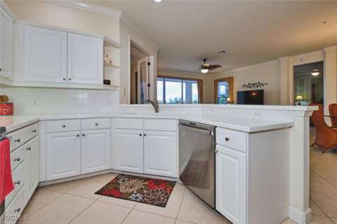 9131 Southmont Cv 205, Fort Myers FL - photo 18 of 50