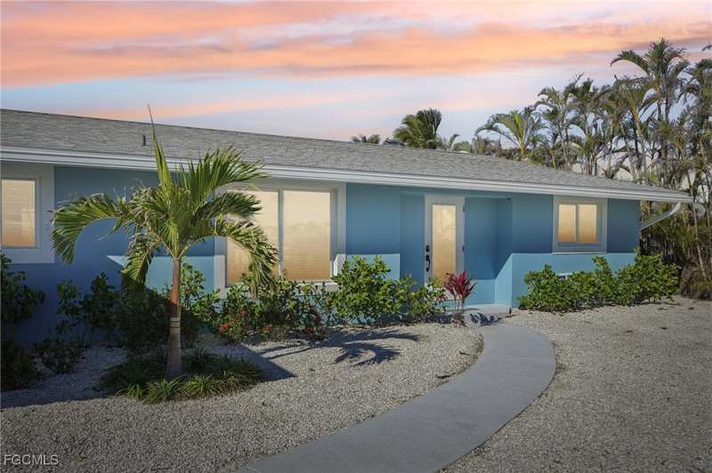 3 bedroom SingleFamilyResidence at 301 Seminole Way, El Sol, Fort Myers Beach — photo 1
