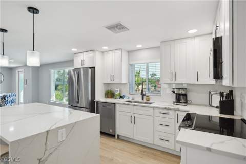 301 Seminole Way, Fort Myers Beach FL - photo 10 of 43