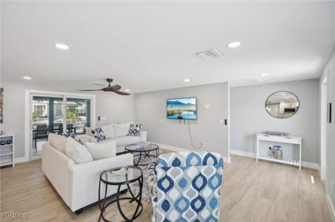 301 Seminole Way, Fort Myers Beach FL - photo 6 of 43