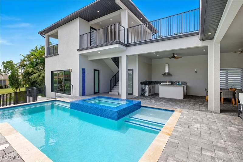 5 bedroom SingleFamilyResidence at 802 El Dorado Pkwy E, Cape Coral, Cape Coral — photo 2
