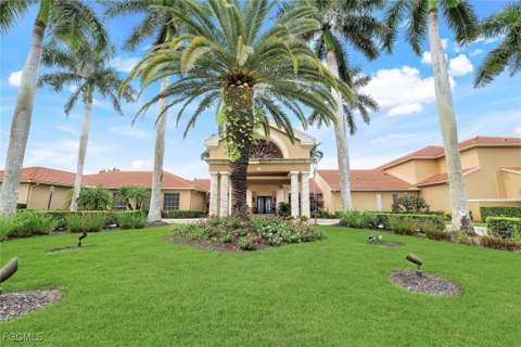6635 Huntington Lakes Cir 202, Naples FL - photo 22 of 34