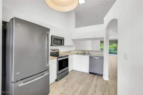 6635 Huntington Lakes Cir 202, Naples FL - photo 6 of 34