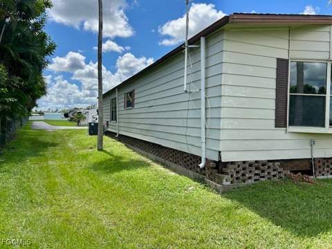 5558 Palm Beach BLVD 325, Fort Myers FL - photo 12 of 44