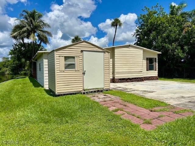 2 bedroom ManufacturedHome at 5558 Palm Beach BLVD 325, SUN-N-FUN MOBILE HOME VILLAGE, Fort Myers — photo 3