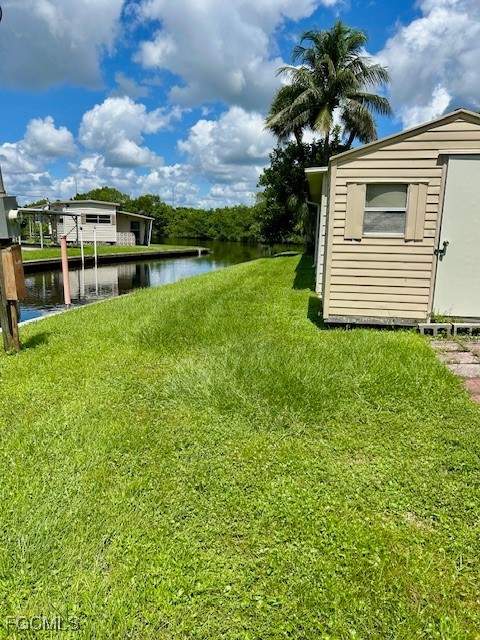 2 bedroom ManufacturedHome at 5558 Palm Beach BLVD 325, SUN-N-FUN MOBILE HOME VILLAGE, Fort Myers — photo 4