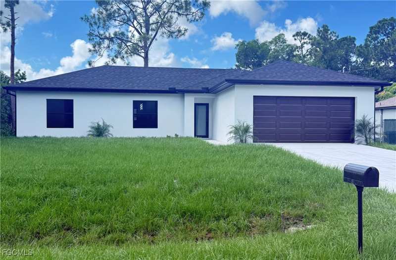 3 bedroom SingleFamilyResidence at 817 Coffield Ave, Lehigh Acres, Lehigh Acres — photo 1