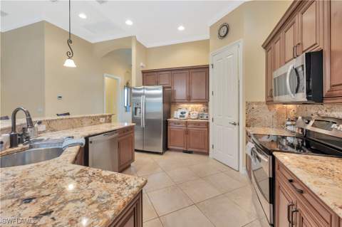 15903 Secoya Reserve Cir, Naples FL - photo 13 of 34