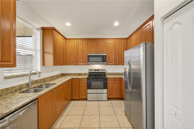 4 bedroom Townhouse at 7029 Ambrosia Ln 606, Falls Of Portofino, Naples — photo 5