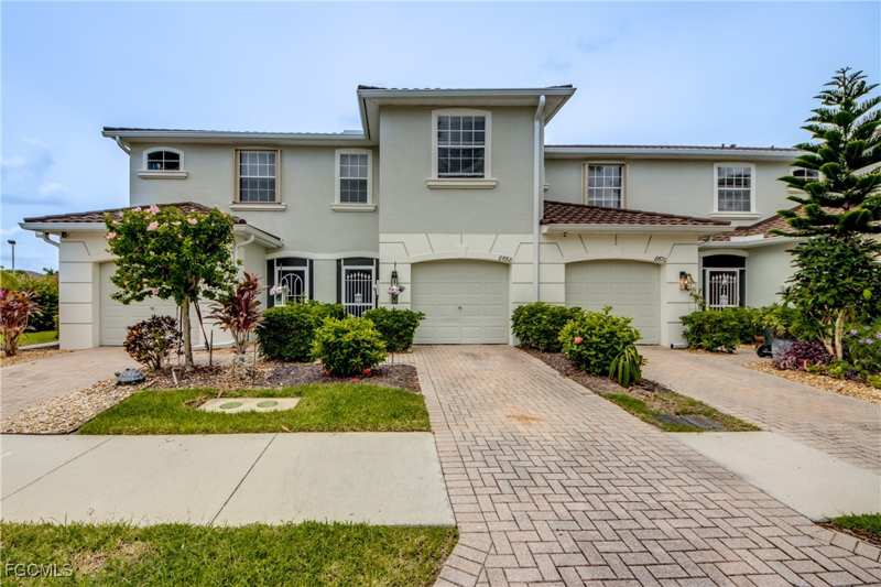 3 bedroom Townhouse at 8668 Athena Ct, Olympia Pointe, Lehigh Acres — photo 1