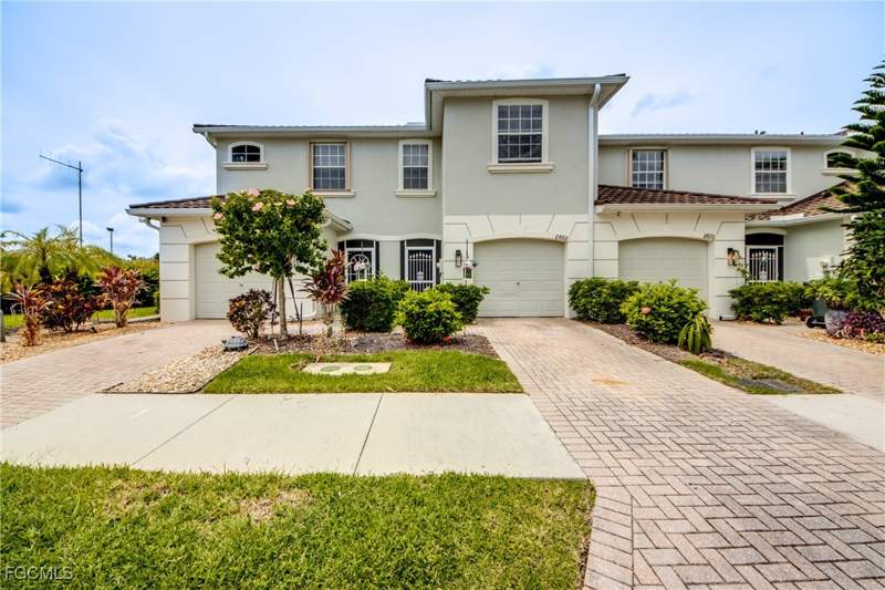 3 bedroom Townhouse at 8668 Athena Ct, Olympia Pointe, Lehigh Acres — photo 3