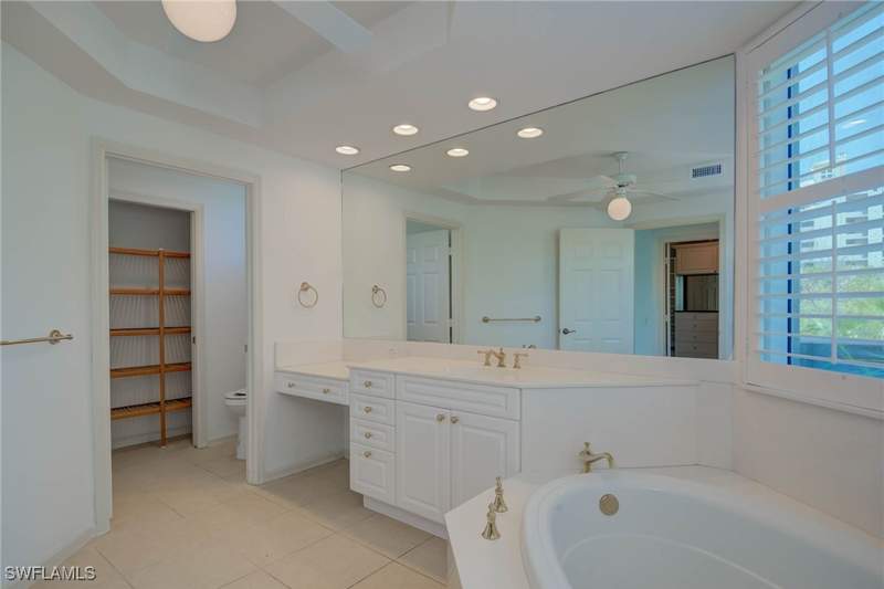 3 bedroom Condominium at 445 Cove Towers Dr 304, Montego At Cove Towers, Naples — photo 2