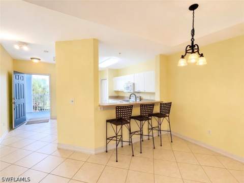 7811 Regal Heron Cir 302, Naples FL - photo 8 of 28