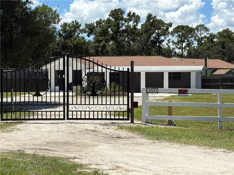 3 bedroom SingleFamilyResidence at 19531 Huber Rd, North Fort Myers, North Fort Myers — photo 2