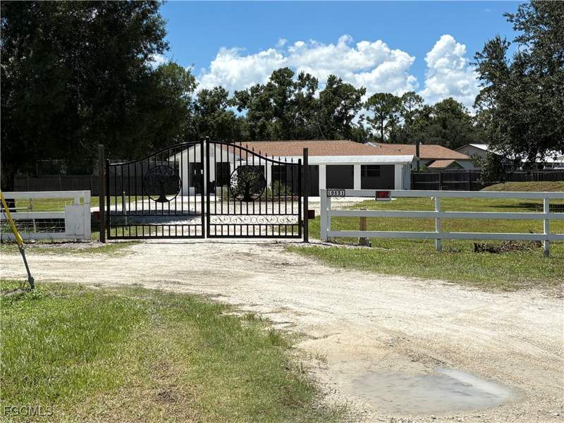 3 bedroom SingleFamilyResidence at 19531 Huber Rd, North Fort Myers, North Fort Myers — photo 4