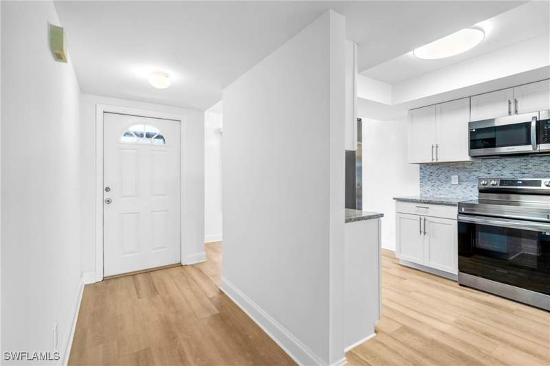 2 bedroom Condominium at 16470 Kelly Cove Dr 2837, Manor, Fort Myers — photo 4