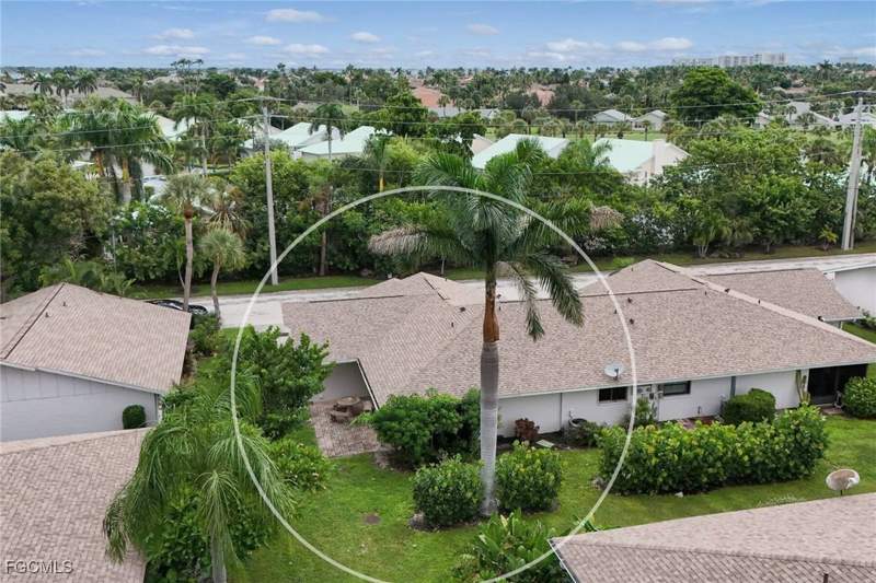 3 bedroom Attached at 11617 Quail Run Dr, Flamingo Village, Fort Myers — photo 4