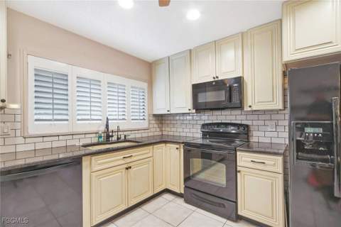11617 Quail Run Dr, Fort Myers FL - photo 7 of 47