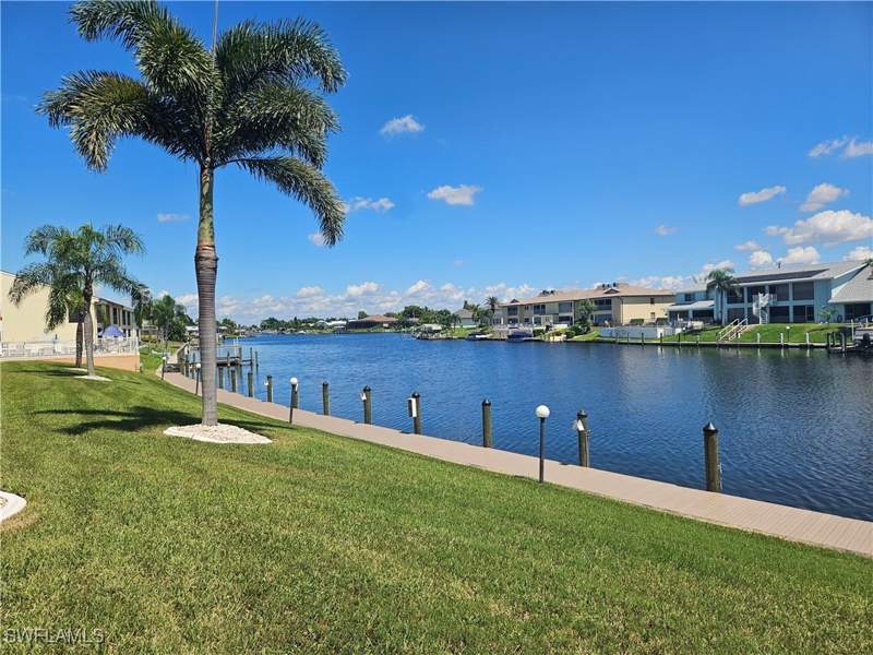 2 bedroom Condominium at 3703 SE 10th Ave 7, El Rio II, Cape Coral — photo 3