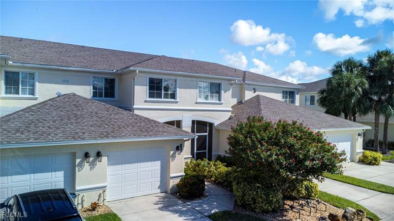 3 bedroom Townhouse at 13150 Broadhurst Loop 204, Enclave At Cypress Lake Condo, Fort Myers — photo 3