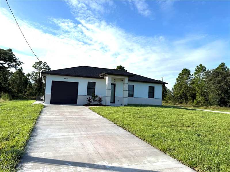 3 bedroom SingleFamilyResidence at 902 Wabasso Ct, Lehigh Acres, Lehigh Acres — photo 1