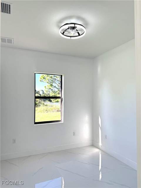 902 Wabasso Ct, Lehigh Acres FL - photo 10 of 18