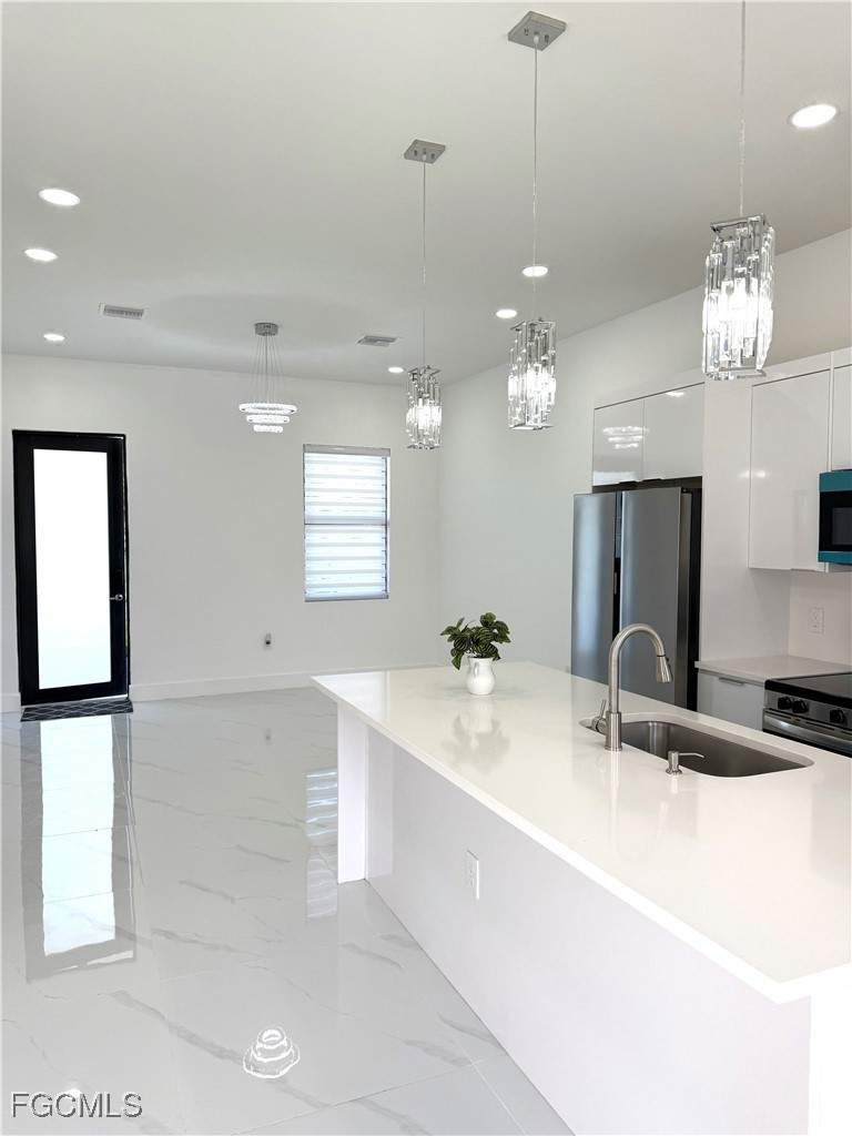 3 bedroom SingleFamilyResidence at 902 Wabasso Ct, Lehigh Acres, Lehigh Acres — photo 3