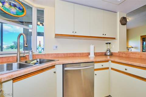 13331 Medinah Cir W 1, Fort Myers FL - photo 14 of 49
