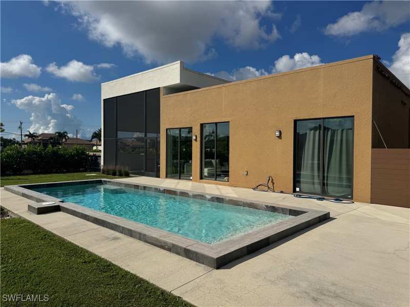 2 bedroom SingleFamilyResidence at 3923 SW 13th Ave, Cape Coral, Cape Coral — photo 1
