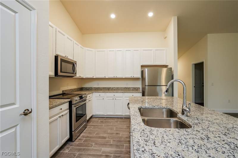 3 bedroom SingleFamilyResidence at 2704 23rd St W, Lehigh Acres, Lehigh Acres — photo 4