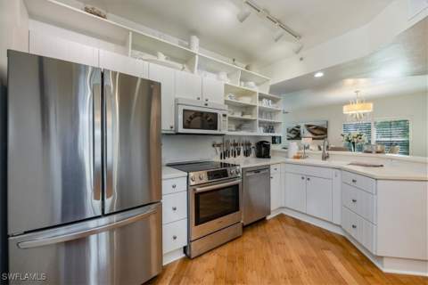 545 11th Ave S 104, Naples FL - photo 12 of 42