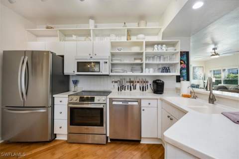 545 11th Ave S 104, Naples FL - photo 13 of 42
