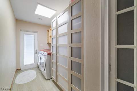 142 SW 51st Ter, Cape Coral FL - photo 10 of 35