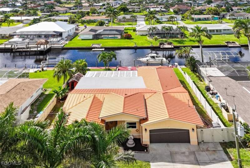 3 bedroom SingleFamilyResidence at 142 SW 51st Ter, Cape Coral, Cape Coral — photo 4