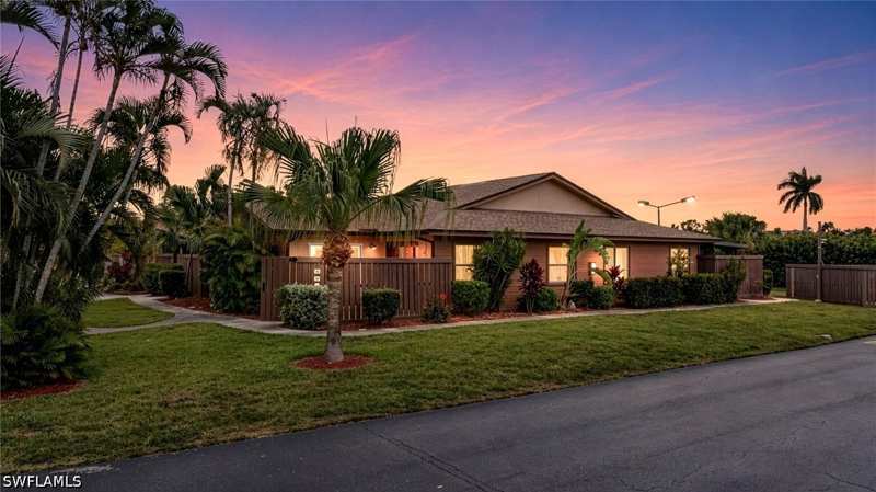 3 bedroom Attached at 17329 Birchwood Ln D, Royal Woods, Fort Myers — photo 1