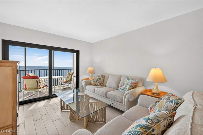 2 bedroom Condominium at 7500 Estero Blvd 706, Riviera Club, Fort Myers Beach — photo 4