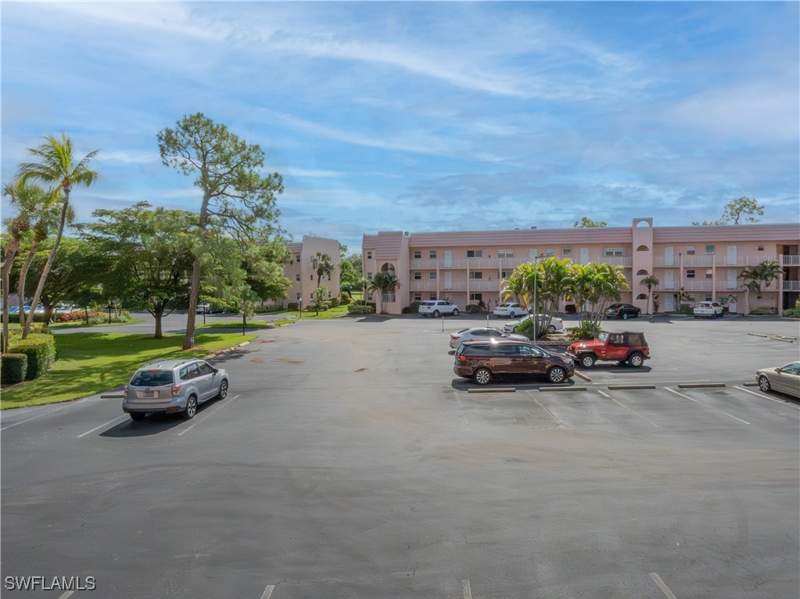 2 bedroom Condominium at 180 Turtle Lake Ct 209, Turtle Lake Golf Colony, Naples — photo 3